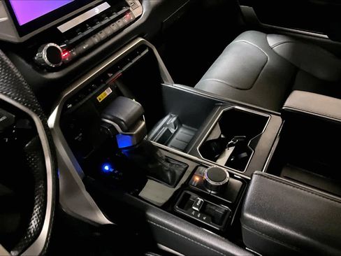 Used 2024 Toyota Tundra Limited image 16