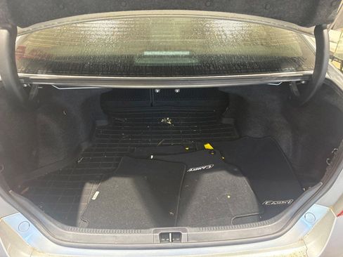 Used 2017 Toyota Camry SE image 2