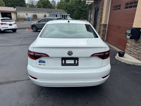 Used 2019 Volkswagen Jetta SE w/ Cold Weather Package image 8
