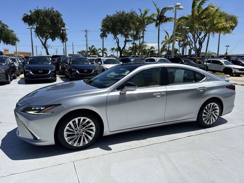 Used 2022 Lexus ES 350 Ultra Luxury FWD image 10
