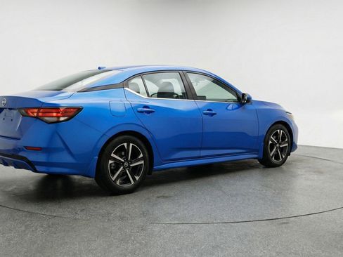 Used 2025 Nissan Sentra SV image 9