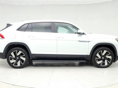 Used 2024 Volkswagen Atlas Cross Sport SE image 4