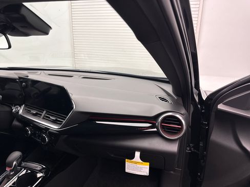 New 2025 Chevrolet Trax RS image 26