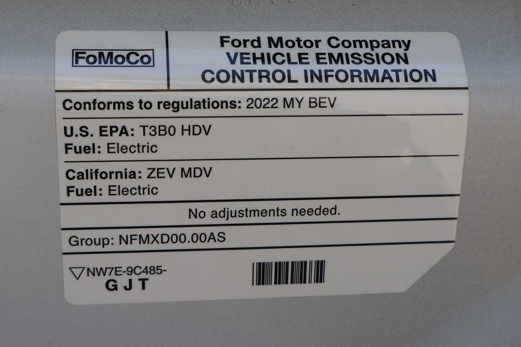 Used 2022 Ford E-Transit Medium Roof RWD image 19