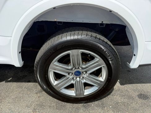 Used 2018 Ford F150 XLT w/ Equipment Group 302A Luxury AWD/4WD image 5