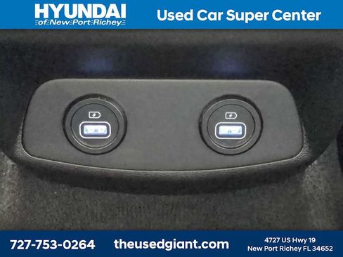 Used 2023 Hyundai Santa Fe SEL FWD image 16