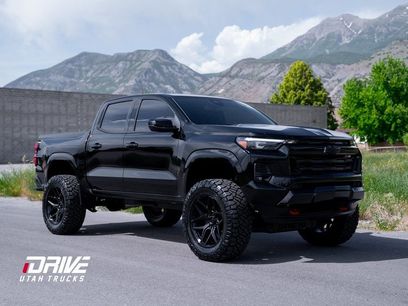 Used 2024 Chevrolet Colorado Z71 w/ Z71 Convenience Package 2