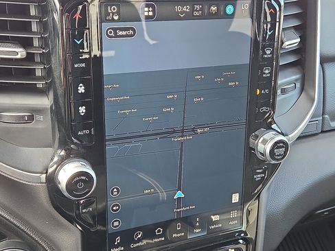 Used 2024 RAM 1500 Lone Star image 13