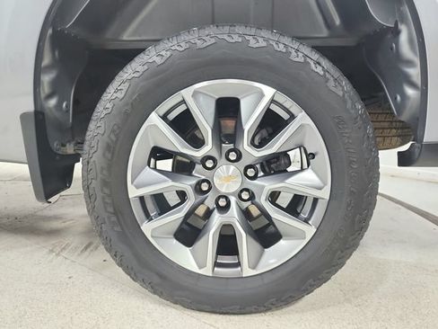 Used 2024 Chevrolet Silverado 1500 LT AWD/4WD image 42