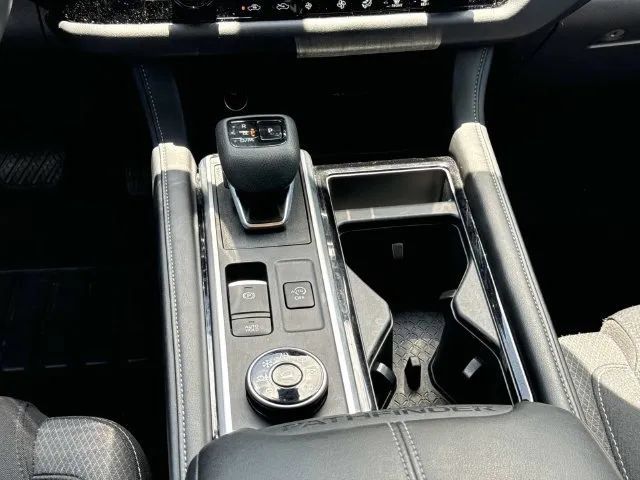 Certified 2025 Nissan Pathfinder SV AWD/4WD image 19