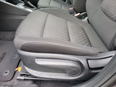 Used 2023 Kia Rio LX image 5