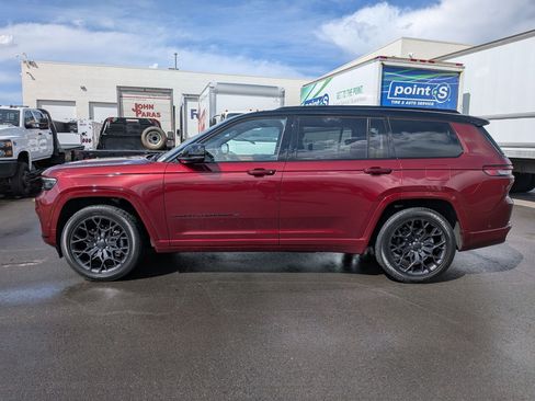 Used 2025 Jeep Grand Cherokee L Summit AWD/4WD image 3