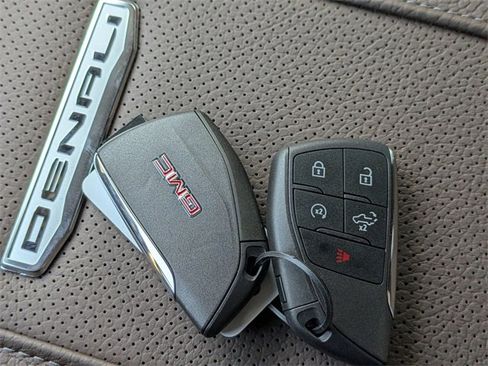 New 2026 GMC Sierra 3500 Denali w/ Denali Reserve Package image 33