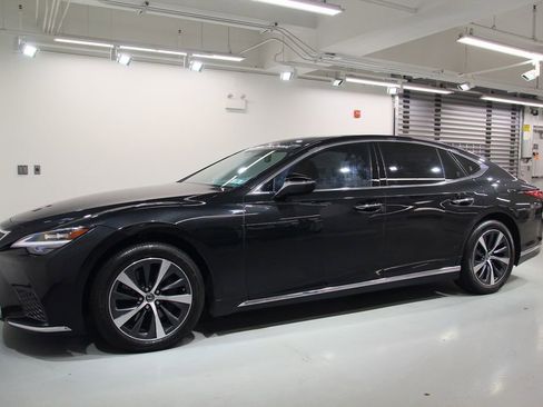 Used 2021 Lexus LS 500 AWD w/ Accessory Package (Z1) image 3