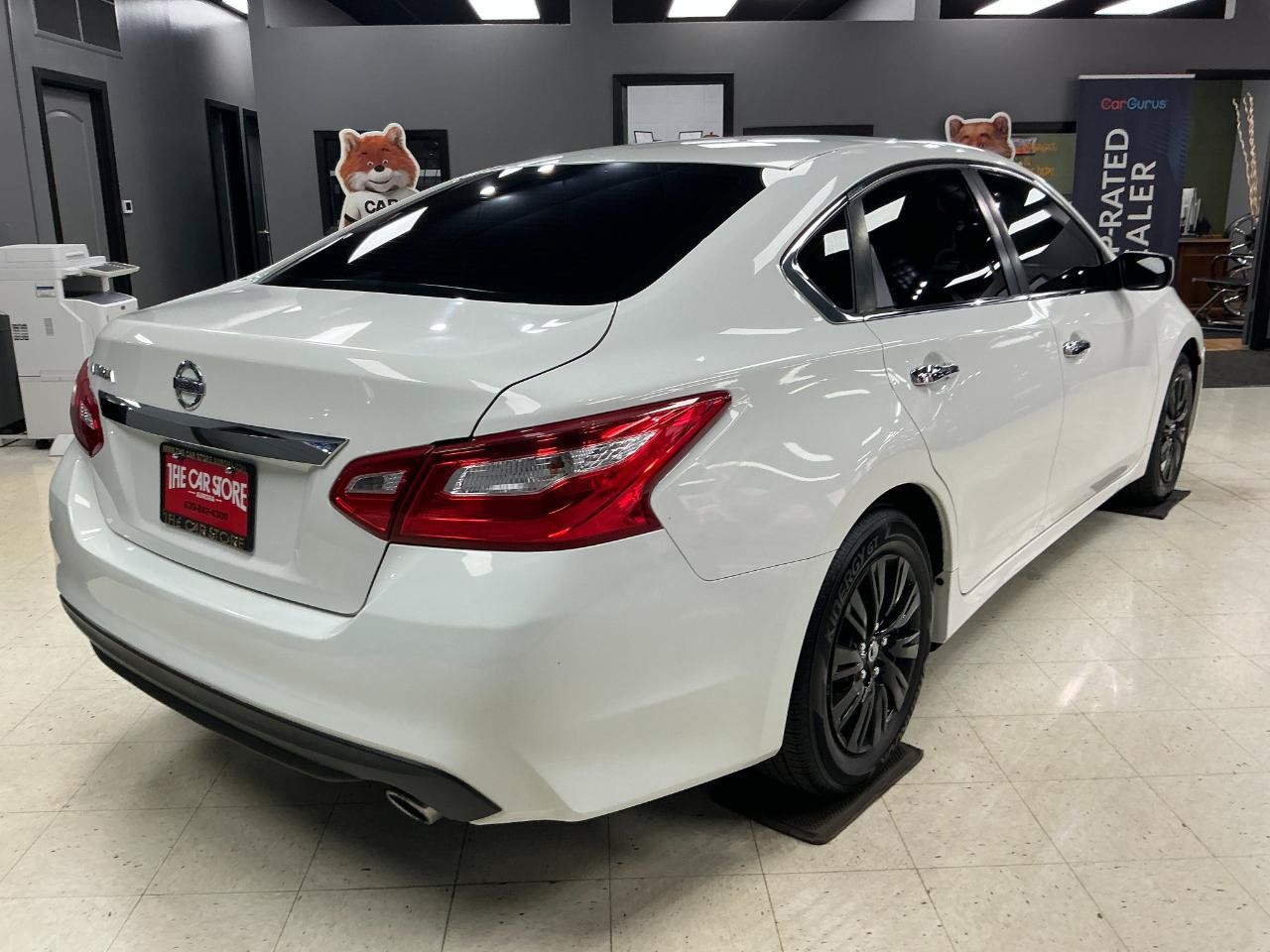 Used 2017 Nissan Altima 2.5 S w/ Power Driver Seat Package FWD image 3