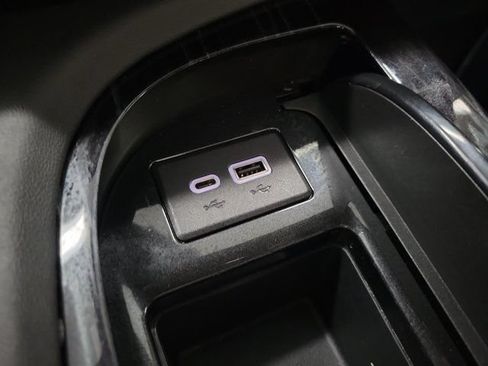 Used 2021 Cadillac Escalade Sport RWD image 33
