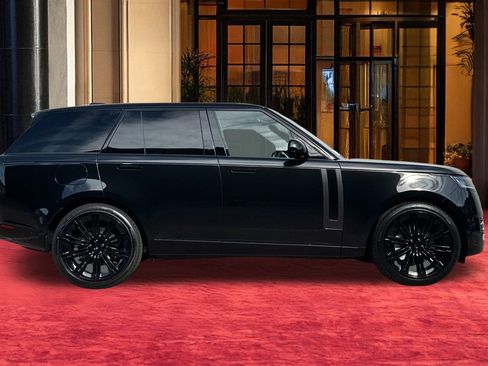 New 2026 Land Rover Range Rover SE image 9