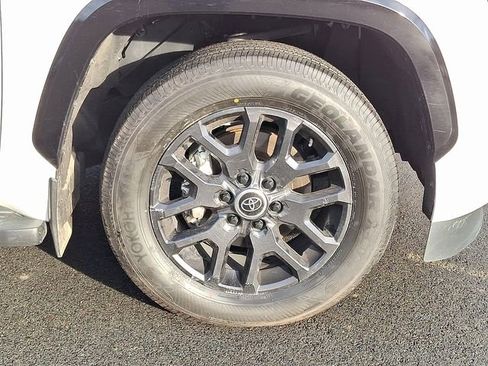 Used 2024 Toyota Sequoia Platinum image 8