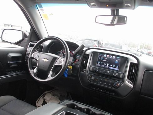Used 2018 Chevrolet Silverado 1500 LT image 19