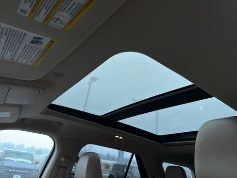 Certified 2022 Ford Explorer XLT w/ Equipment Group 202A image 25