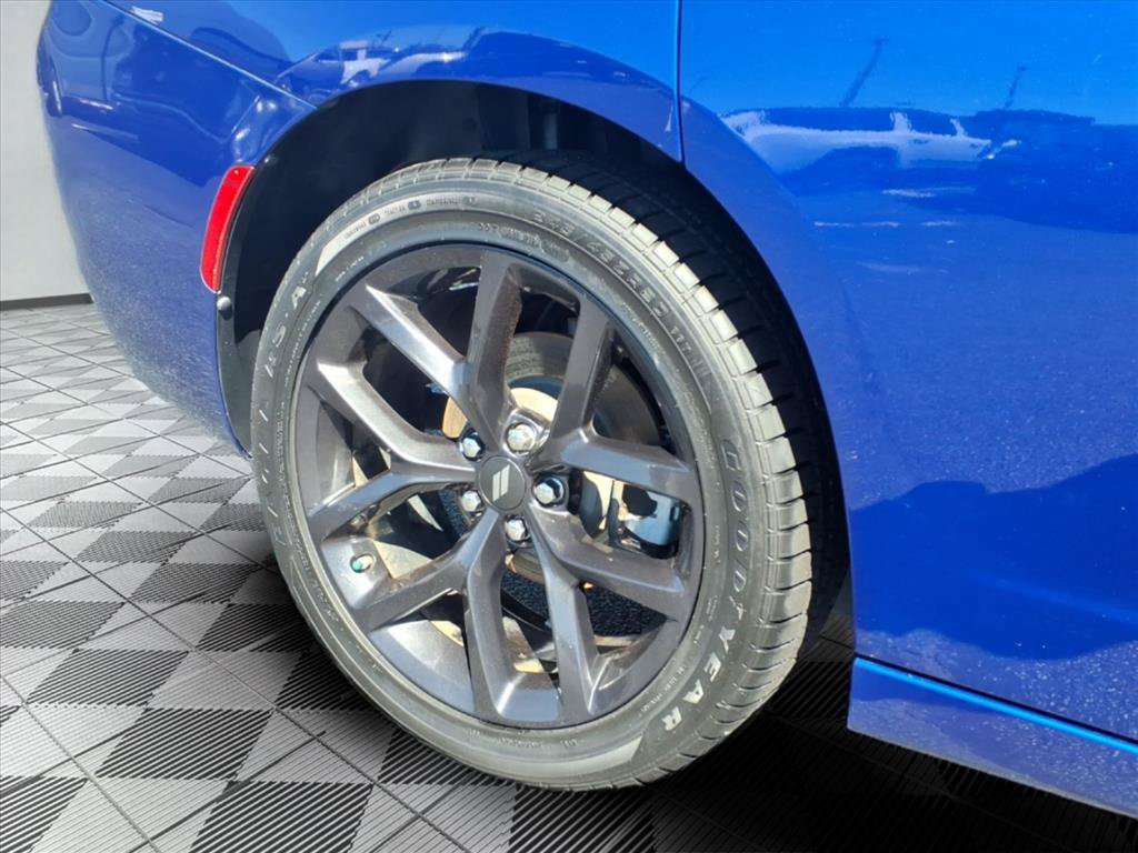Used 2022 Dodge Charger SXT w/ Blacktop Package RWD image 29