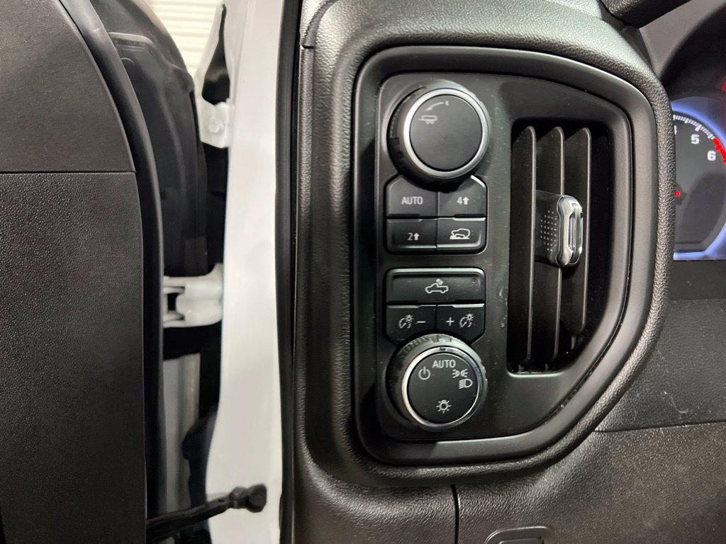 Used 2022 Chevrolet Silverado 1500 Custom AWD/4WD image 23