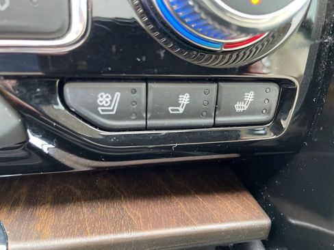 Used 2021 GMC Yukon Denali w/ LPO, Illumination Package AWD/4WD image 25