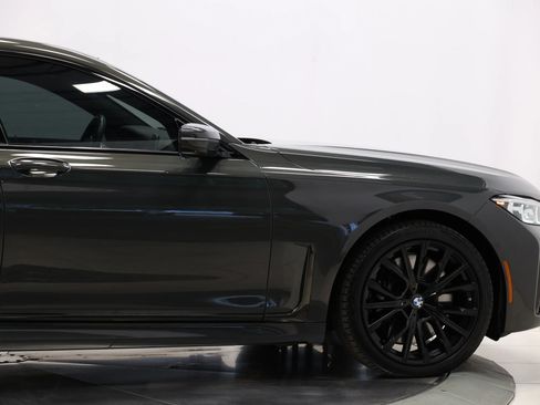 Used 2022 BMW M760i xDrive M760i xDrive Sedan 4D w/ Luxury Rear Seating Package image 76