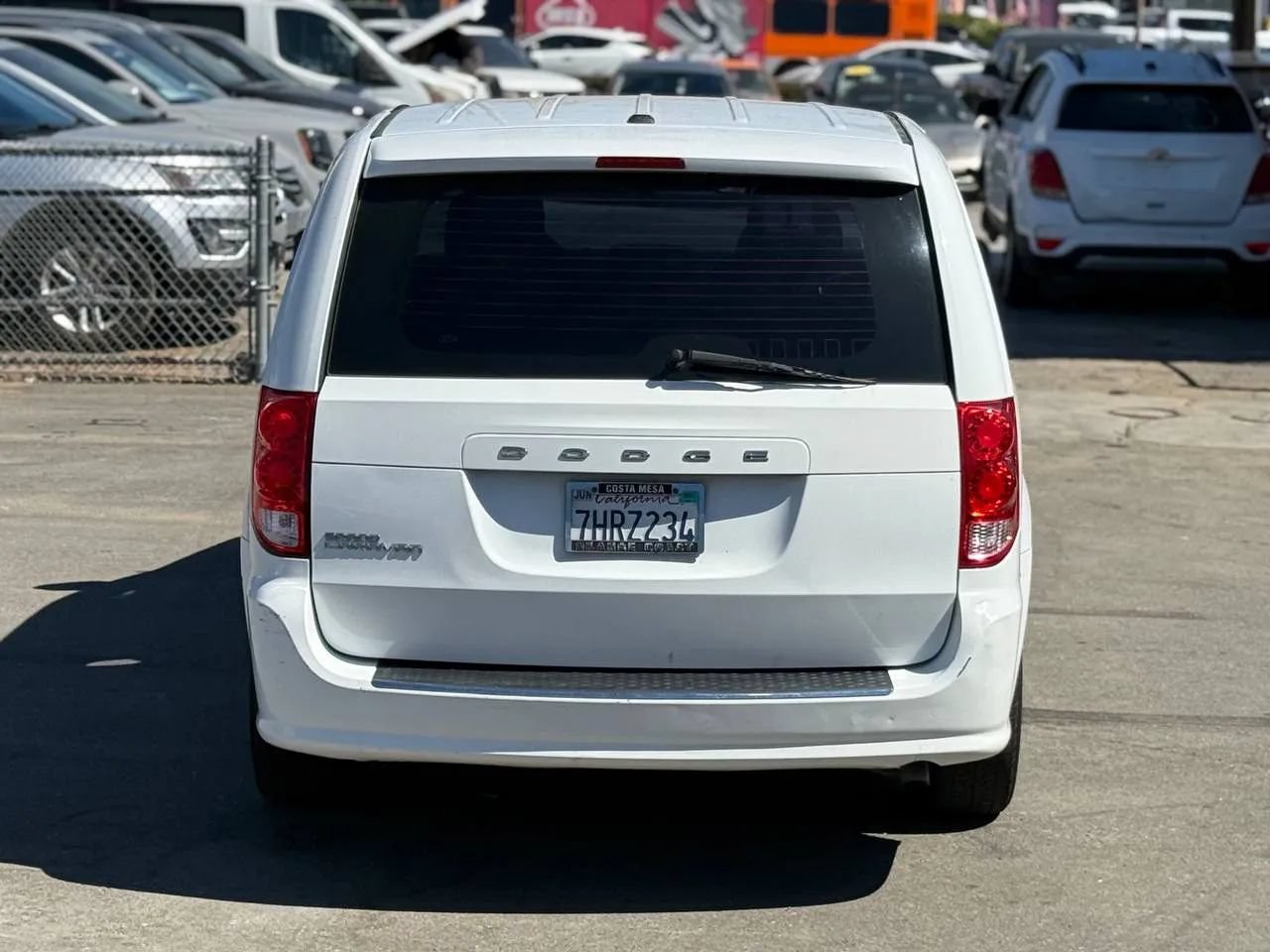 Used 2015 Dodge Grand Caravan American Value Package w/ UConnect Hands-Free Group FWD image 18