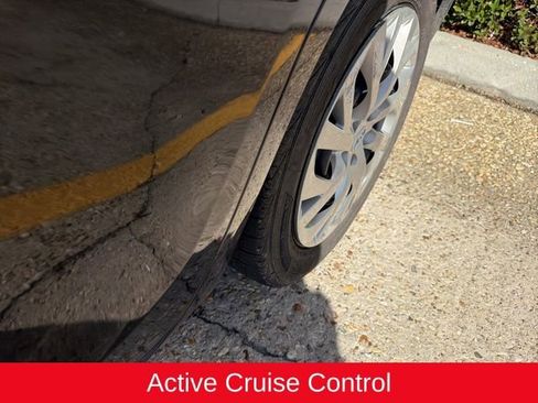 Used 2019 Toyota Corolla LE image 8