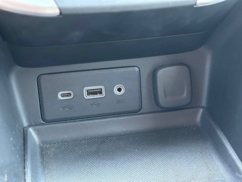Used 2024 GMC Terrain SLE FWD image 25