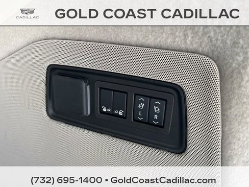 Used 2024 Cadillac Escalade Premium Luxury Platinum image 17