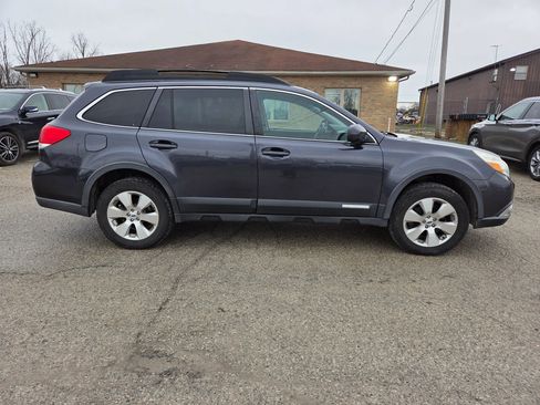Used 2011 Subaru Outback 3.6R Limited image 4