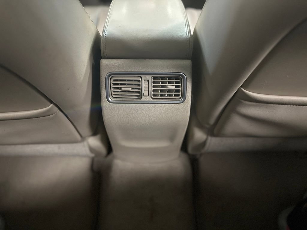 Used 2013 Nissan Altima 2.5 SL FWD image 19