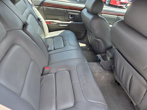 Used 1999 Cadillac De Ville w/ Comfort/Convenience Pkg FWD image 18