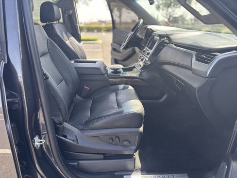 Used 2018 Chevrolet Suburban LT AWD/4WD image 27