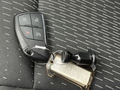 Used 2025 Chevrolet Equinox LT image 22