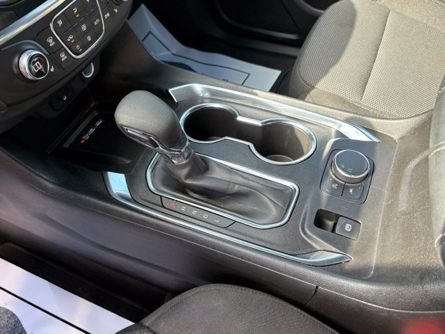 Used 2023 Chevrolet Traverse LT FWD image 21
