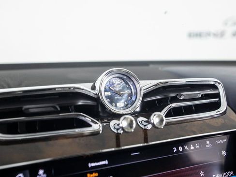 Used 2021 Bentley Bentayga image 39