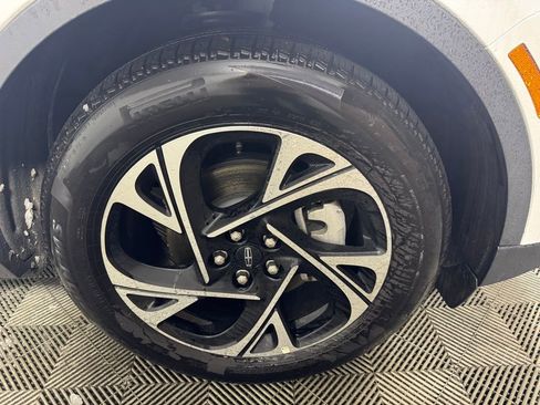 New 2025 Lincoln Nautilus Premier w/ Equipment Group 102A image 9