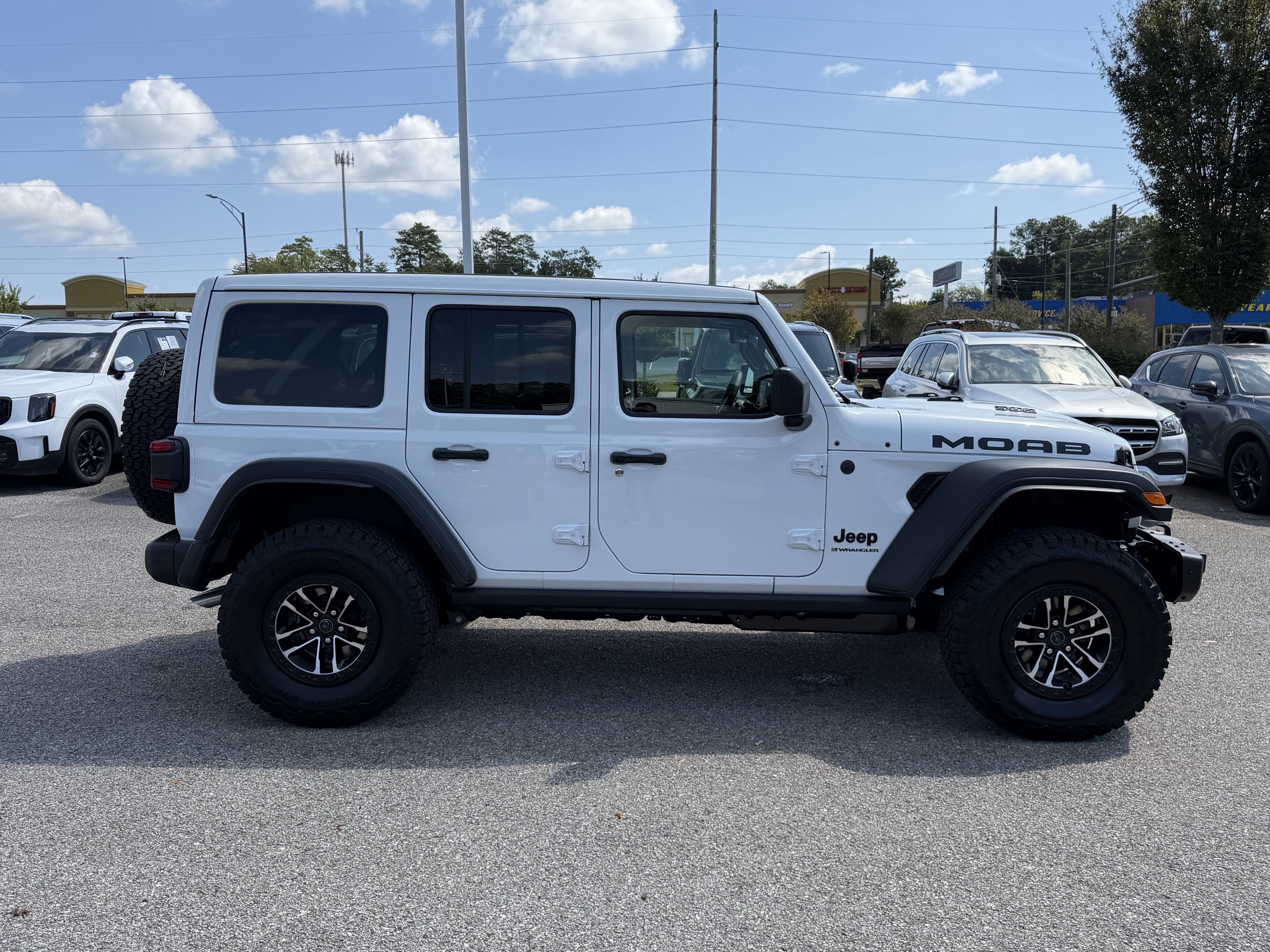 Used 2026 Jeep Wrangler Unlimited Rubicon 392 w/ Quick Order Package 27X Moab AWD/4WD image 11