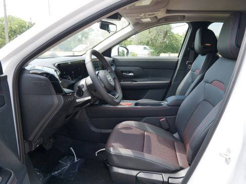 New 2025 Nissan Kicks SR w/ SR Premium Package image 5