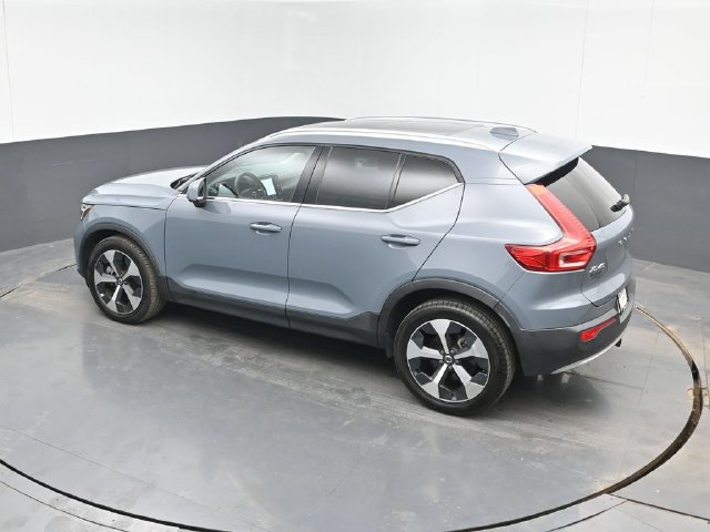 Used 2023 Volvo XC40 B4 Ultimate FWD image 32
