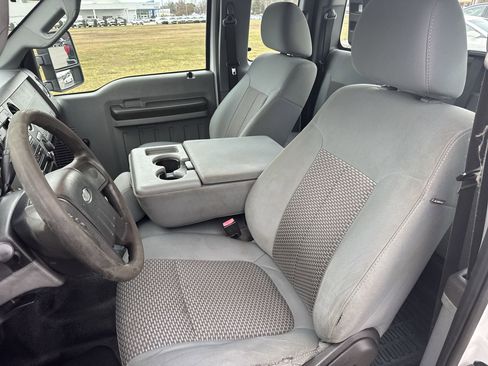 Used 2011 Ford F250 XL w/ XL Value Pkg image 17