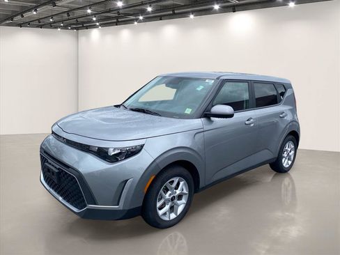 Certified 2023 Kia Soul LX w/ LX Technology Package FWD image 4