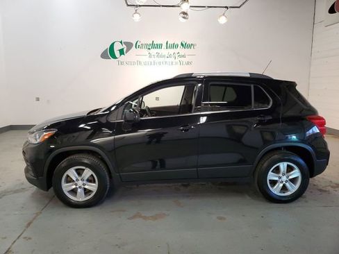 Used 2017 Chevrolet Trax LT AWD/4WD image 3