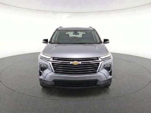 Used 2025 Chevrolet Traverse LT AWD/4WD image 5