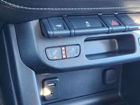 Used 2016 GMC Canyon SLT w/ Driver Alert Package image 28