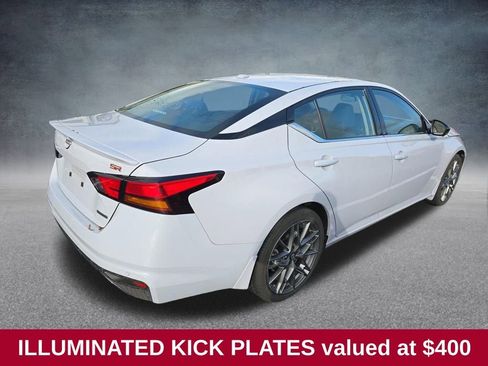 Used 2024 Nissan Altima 2.0 SR image 2