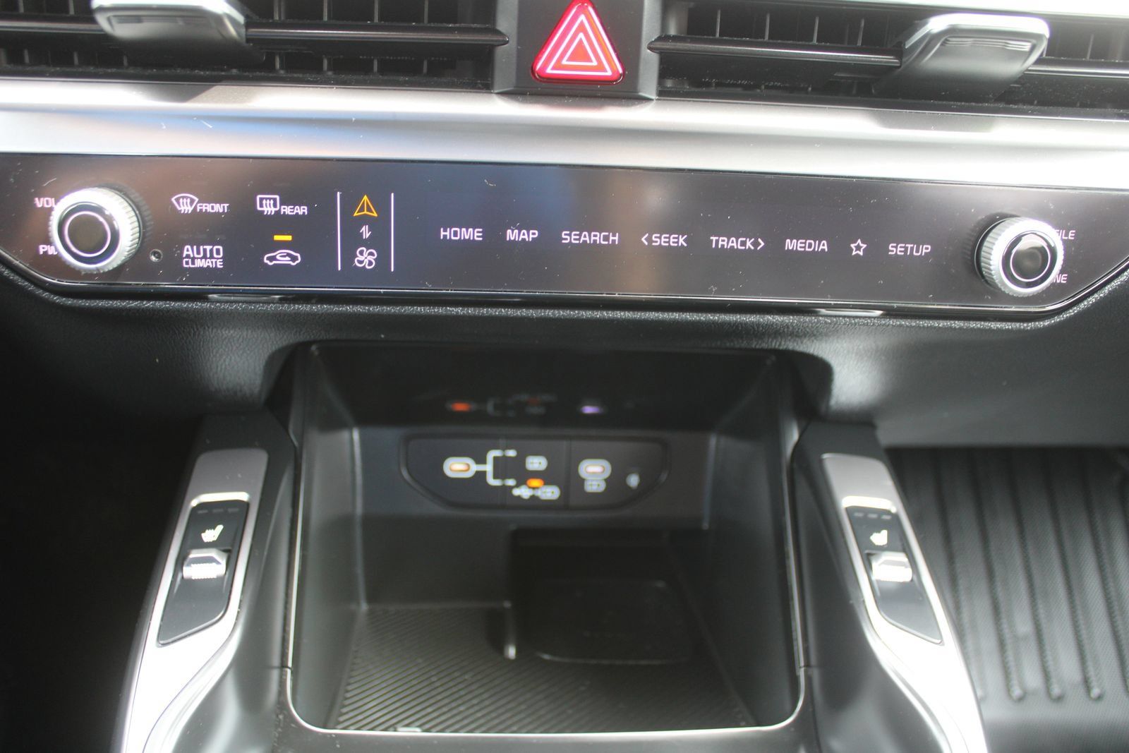 Certified 2025 Kia Sorento S FWD image 42